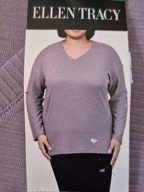 XL: 💜 Ellen Tracy Long Sleeve T-Shirt